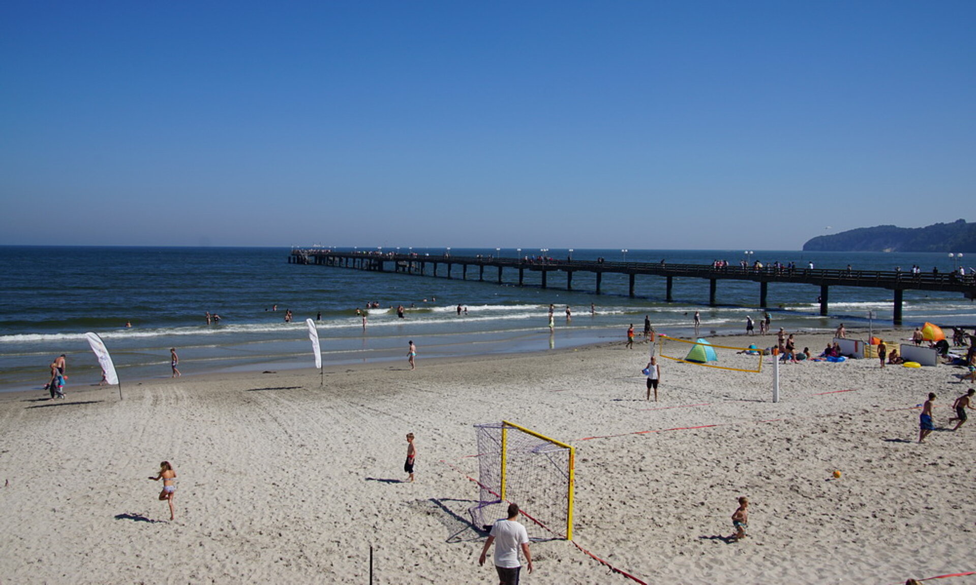 Binzer Strand Richtung Seebrücke - Rügen, Pension ANKER