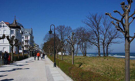 Binzer Strandpromenade und Kurhaus - Pension Anker, Rügen