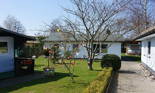 Pensionsgelände zu Ostern, Pension Anker, Binz - Rügen Pensionsgelände zu Ostern, Pension Anker, Binz - Rügen