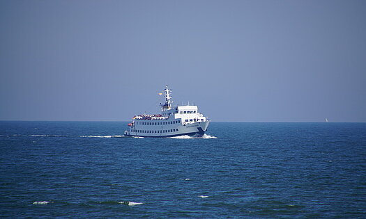 Schiff im Seebrückenverkehr - Rügen, Pension ANKER - Binz