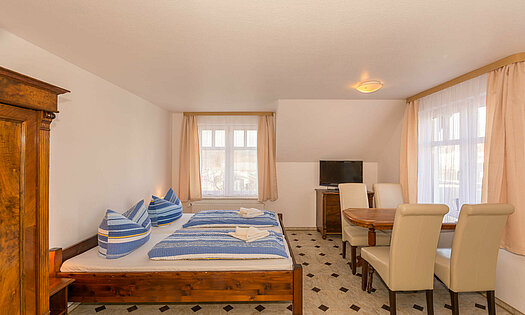 Ferienwohnung19 Pension ANKER, Doppelbett mit Sitzecke, Kabel-TV - Rügen, Binz