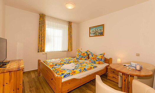 Doppelzimmer27 in Pension ANKER, Kabel-TV, kleiner Sitzecke - Rügen, Binz