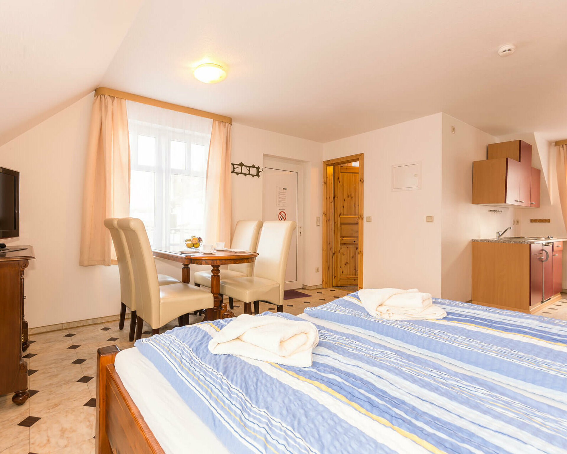 Ferienwohnung19 Pension Anker mit Sitzecke, Flatscreen - Rügen, Binz