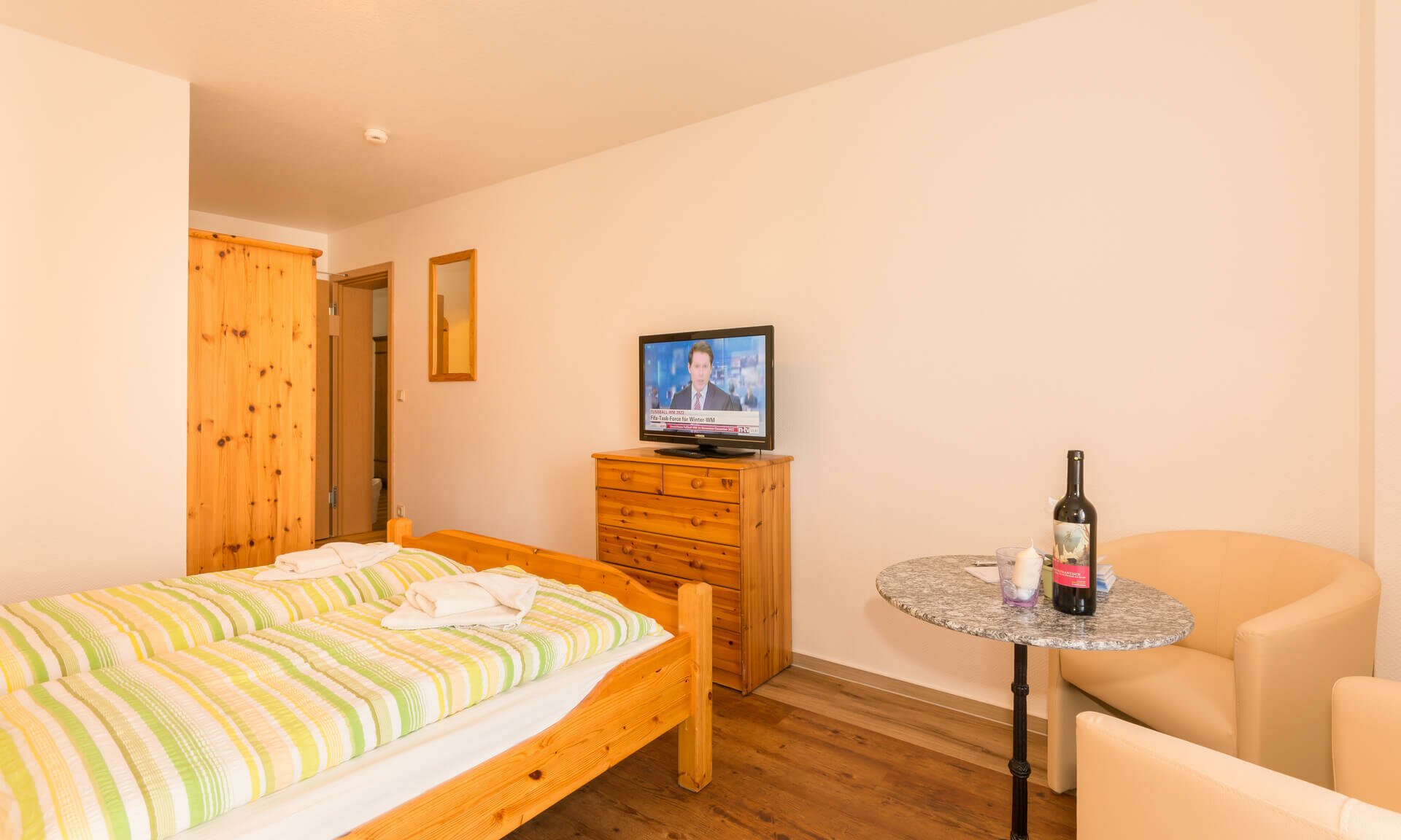 Doppelzimmer21 in Pension ANKER, Kabel-TV, kleiner Sitzecke - Rügen, Binz 