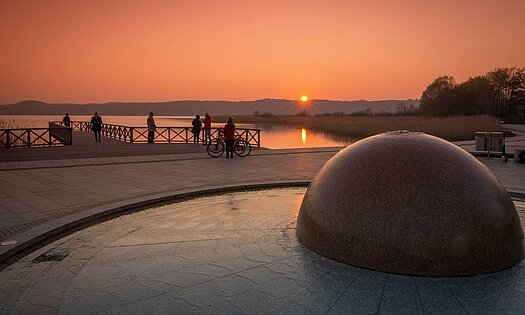 Sonnenuntergang Promenadenplatz am Schmachter See - Nähe Pension ANKER