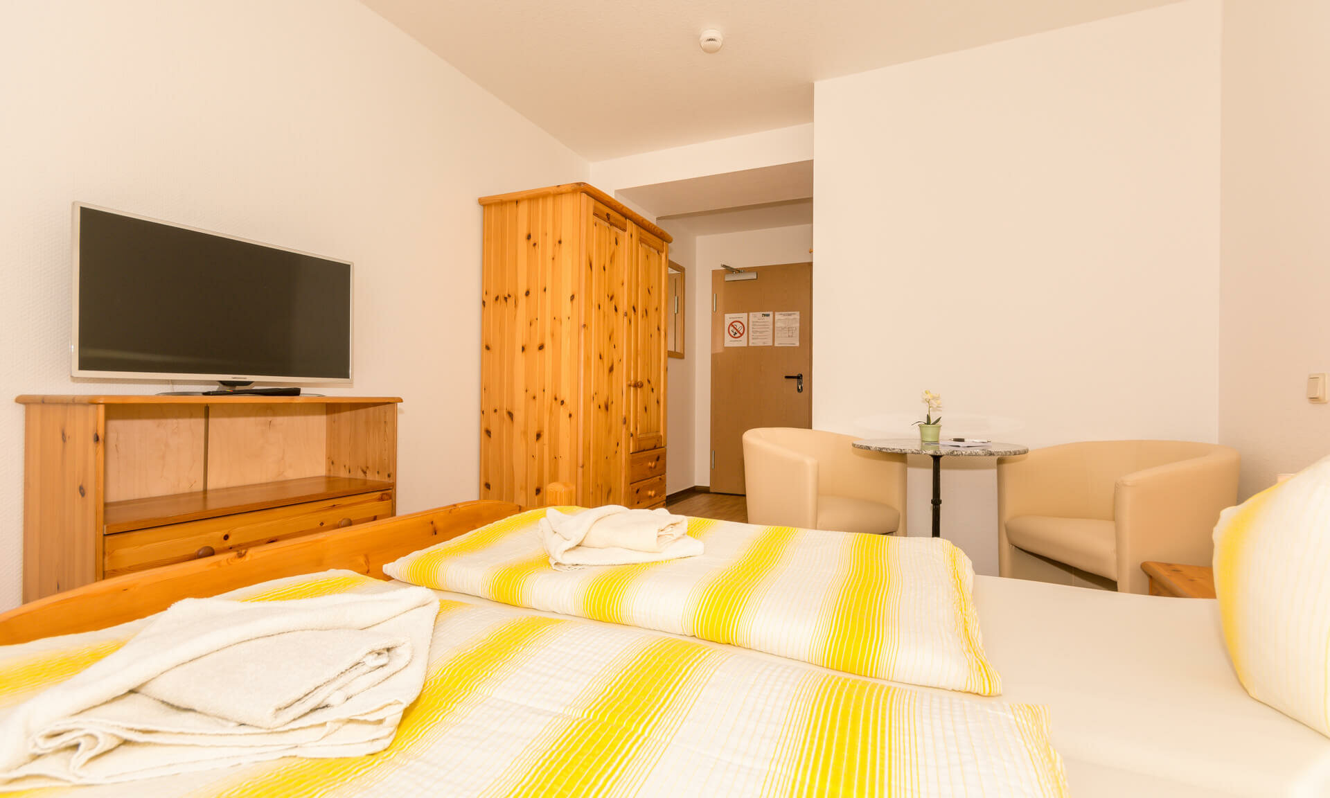 Doppelzimmer26 in Pension ANKER, Kabel-TV, kleiner Sitzecke - Rügen, Binz 