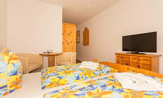 Doppelzimmer27 in Pension ANKER, Bett, Kabel-TV, Schrank - Rügen, Binz