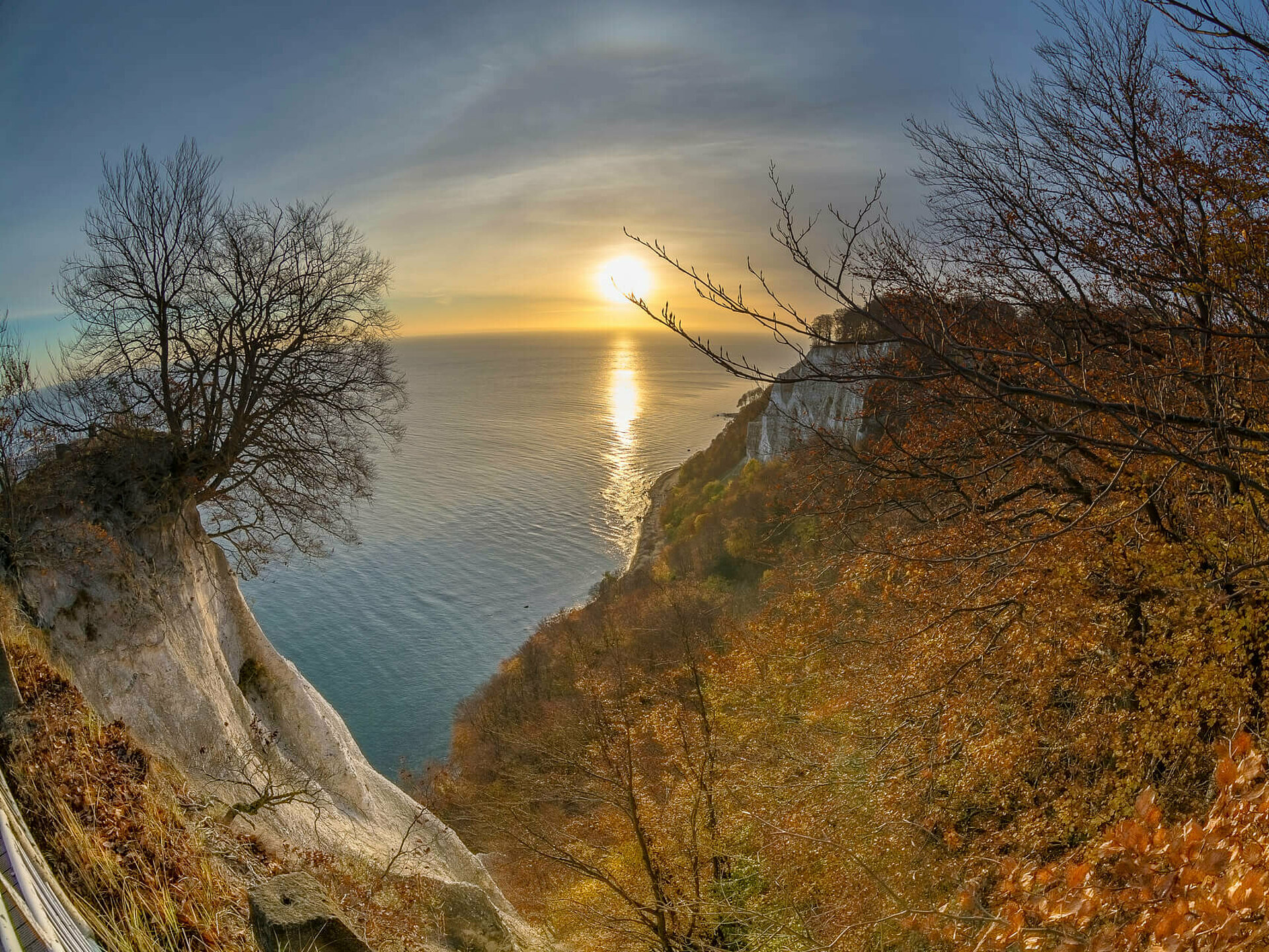 Sonnenaufgang Königstuhl Rügen in Herbstlandschaft - Pension Anker, Binz