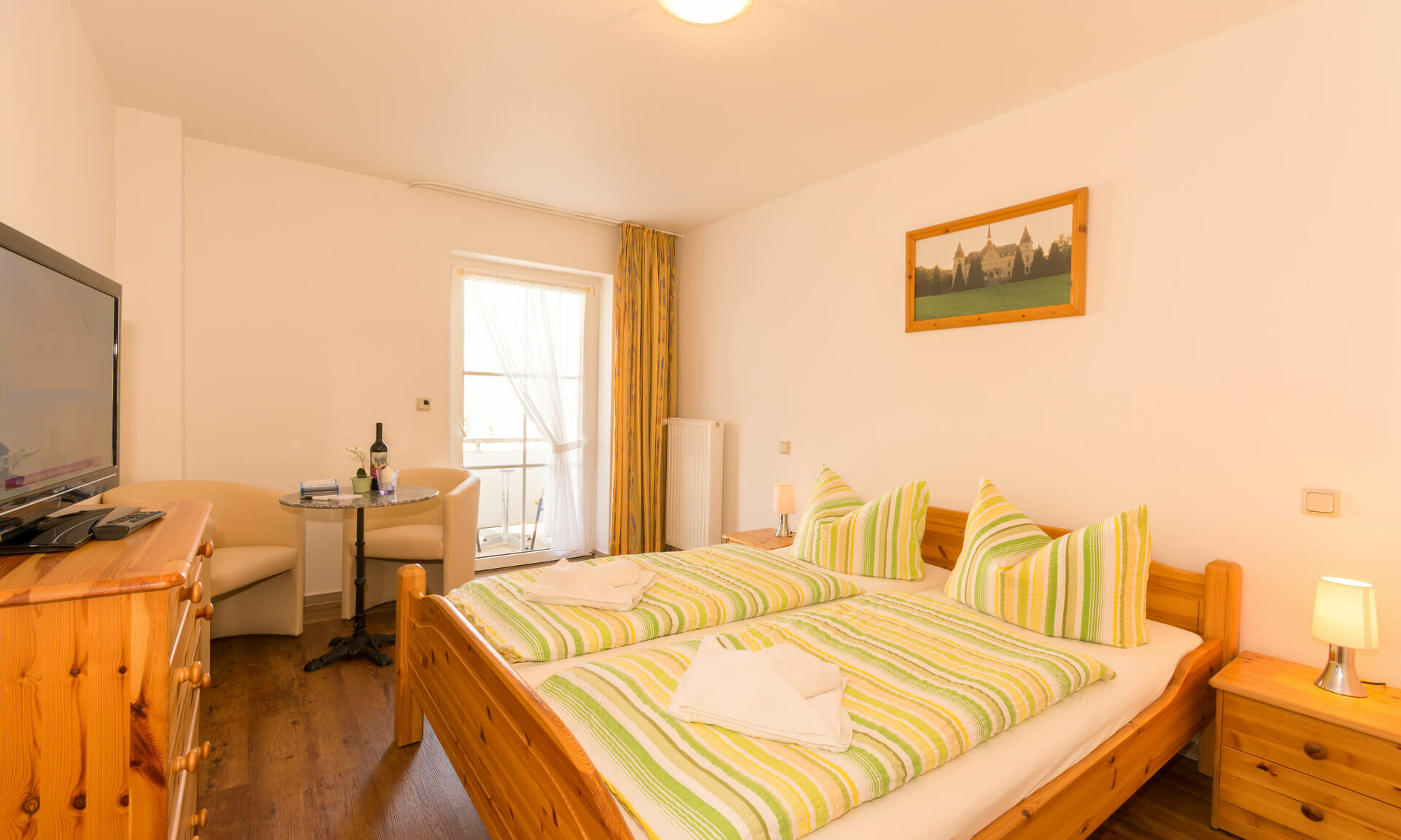 Doppelzimmer21 in Pension ANKER, Kabel-TV, kleiner Sitzecke, Balkon - Rügen, Binz