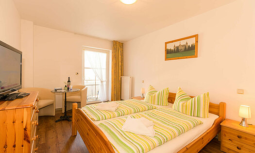 Doppelzimmer21 in Pension ANKER, Kabel-TV, kleiner Sitzecke, Balkon - Rügen, Binz