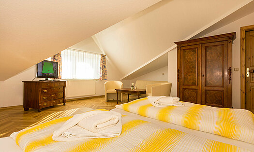 Mehrbettzimmer35 in Pension ANKER, Bett, Schrank, Flat-TV - Rügen, Binz