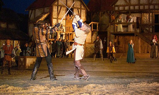 Störtebeker Festspiele mit Schwertkampf der Darsteller - Pension Anker, Rügen