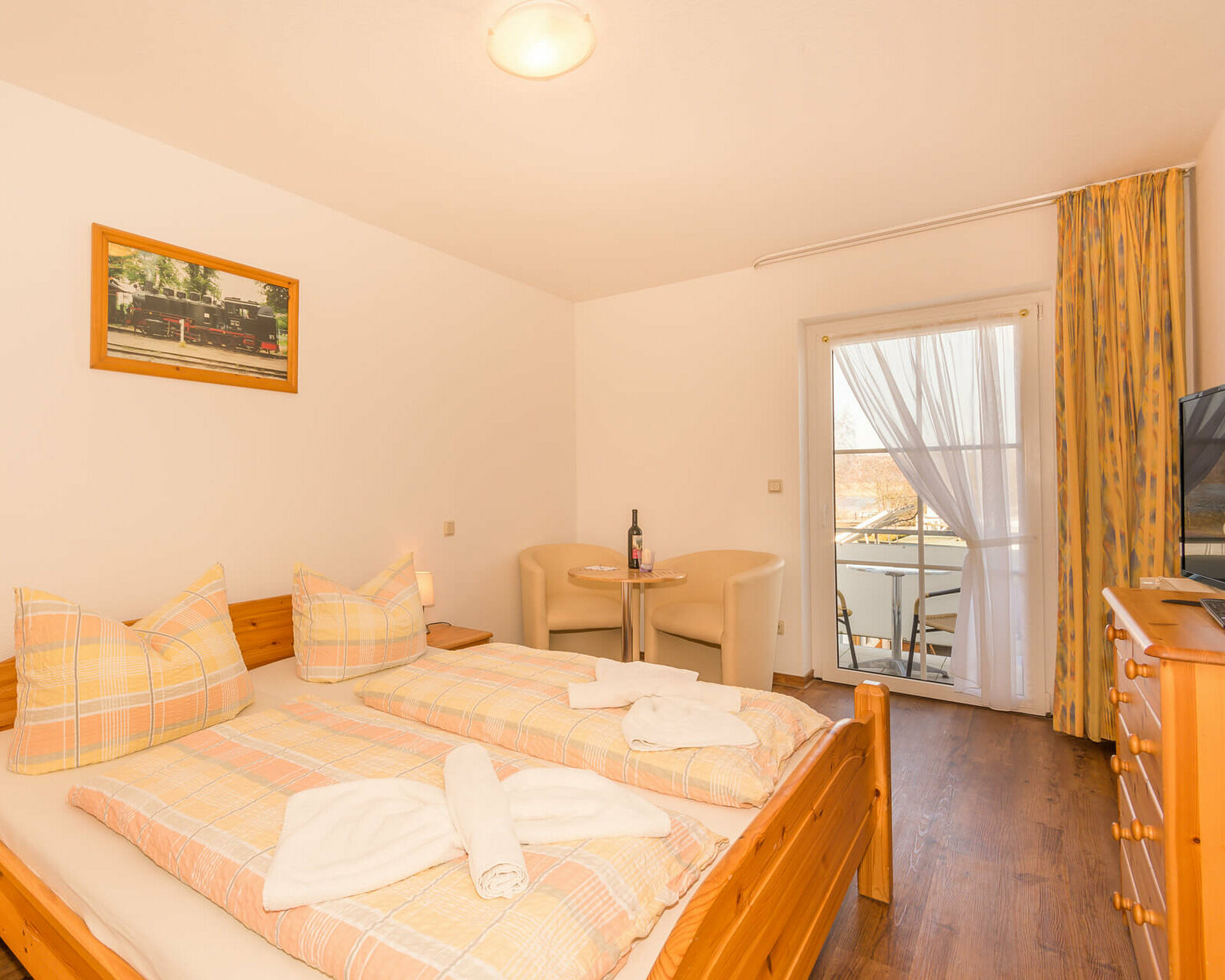 Doppelzimmer23 in Pension ANKER, Kabel-TV, kleiner Sitzecke, Balkon - Rügen, Binz