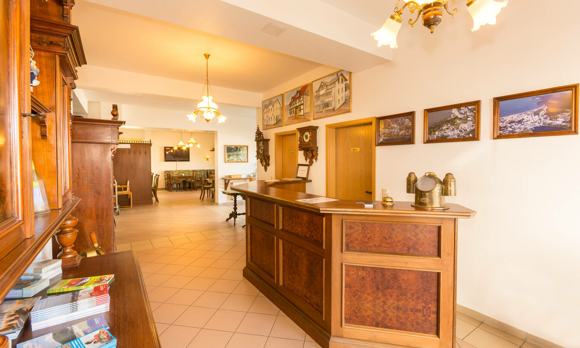 Rezeption, Empfangsbereich, Informationsstand für Gäste Pension ANKER - Rügen, Binz